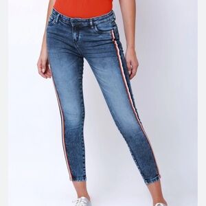 JBD CROPPED SKINNY MID RISE WOMEN JEANS in size 25